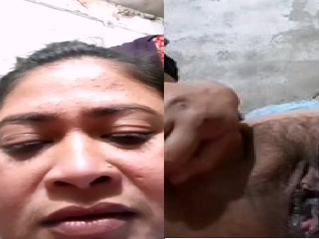 Close up pussy showing of mature horny aunty