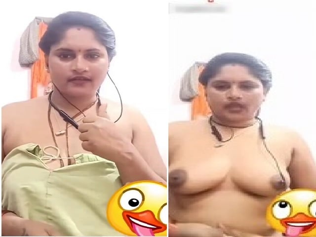Kannada aunty rubbing pussy and fingering on video call